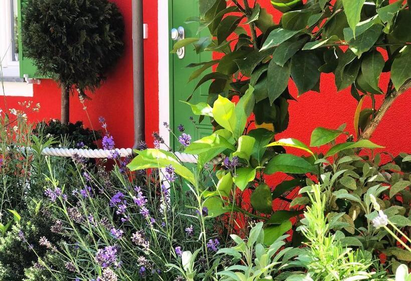 استودیوی استاندارد, About Italy Holiday Rooms And Apartments