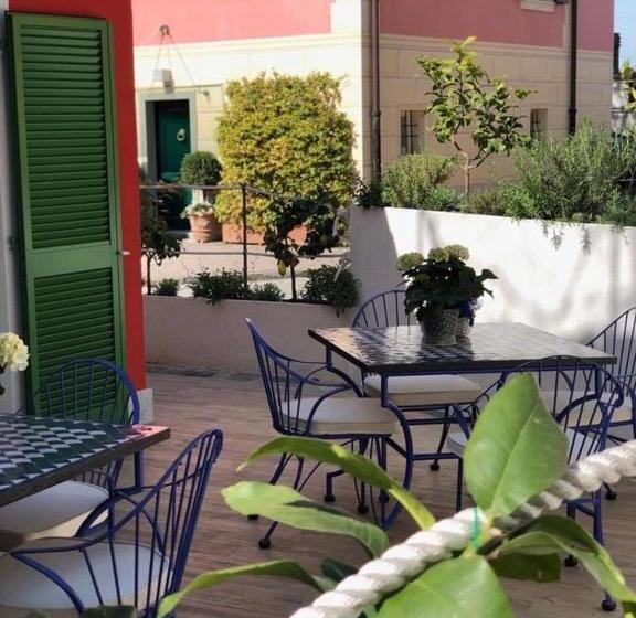 استودیوی استاندارد, About Italy Holiday Rooms And Apartments