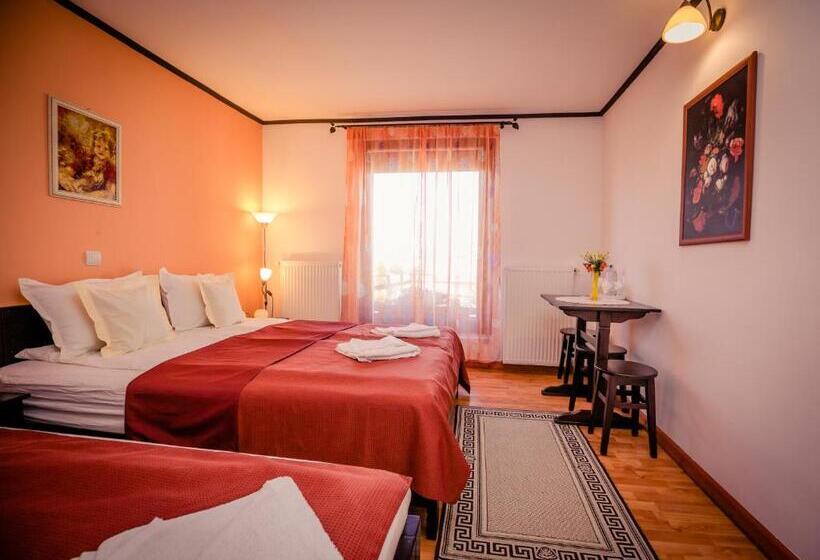 اتاق استاندارد سه نفره, Panorama Guesthouse