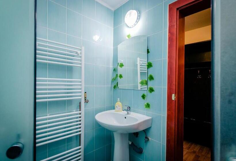 اتاق استاندارد چهار تخته, Panorama Guesthouse