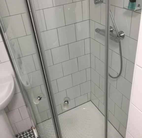 Triple Room Sea View, Rolling Wave Guesthouse