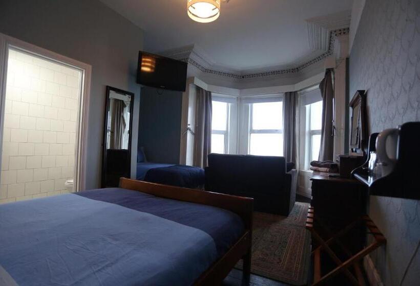 Triple Room Sea View, Rolling Wave Guesthouse