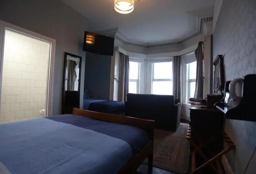 Triple Room Sea View, Rolling Wave Guesthouse