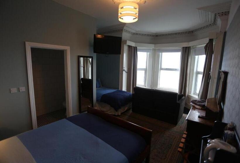 Triple Room Sea View, Rolling Wave Guesthouse