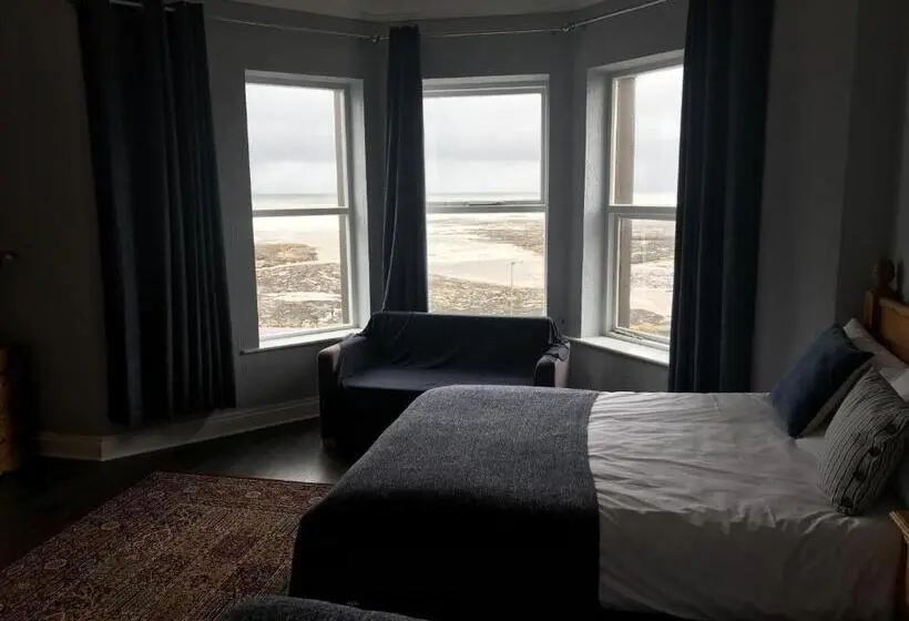 オーシャンビューのスーペリアトリプルルーム, Rolling Wave Guesthouse