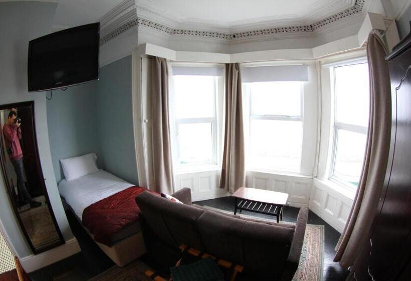 带海景的高档三人间, Rolling Wave Guesthouse