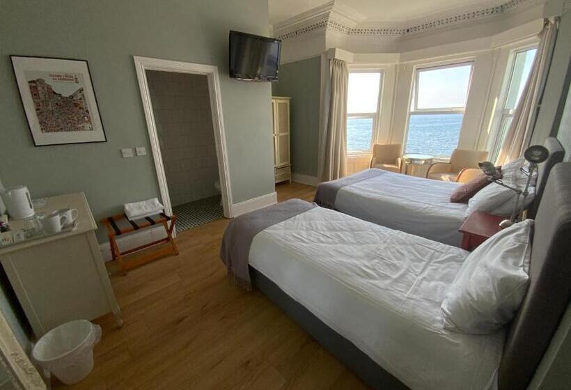 带海景的高档三人间, Rolling Wave Guesthouse