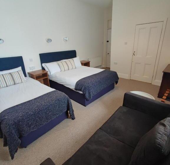 Семейный Номер, Rolling Wave Guesthouse