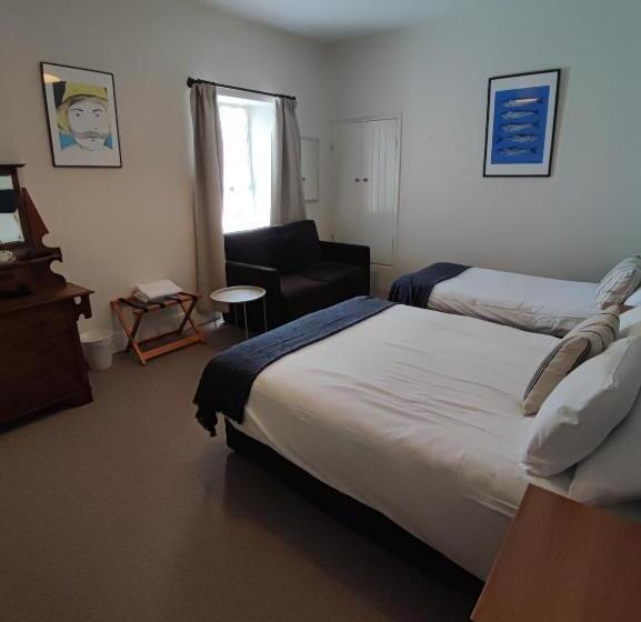 家庭间, Rolling Wave Guesthouse