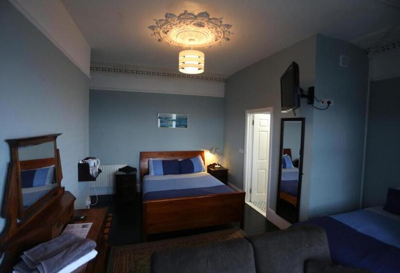 Triple Room Sea View, Rolling Wave Guesthouse