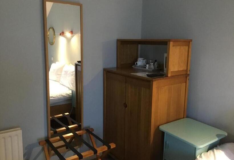 Triple Room Sea View, Rolling Wave Guesthouse