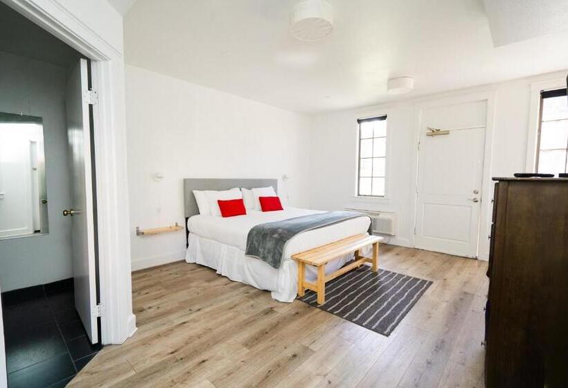 غرفة قياسية سرير كينج, Atterdag Inn