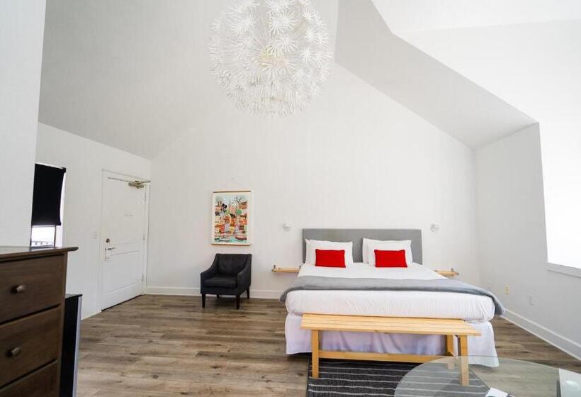 غرفة قياسية سرير كينج, Atterdag Inn