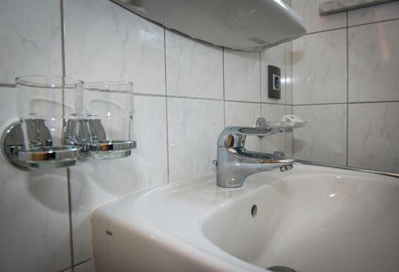 Номер Стандарт Трехместный, Gasthof Pension ölberger