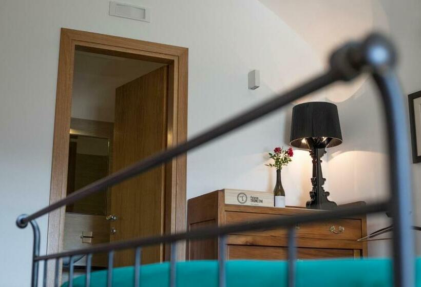 חדר סטנדרט נוף להרים, Palazzo Tronconi