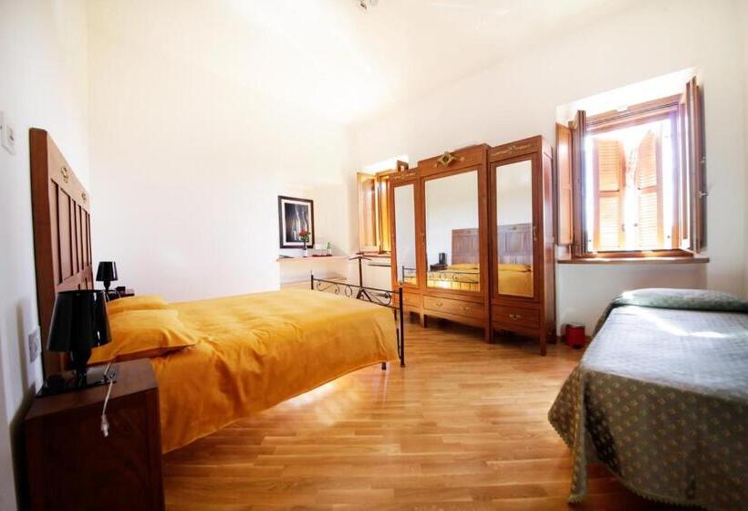 Standard room with outdoor bath, Palazzo Tronconi