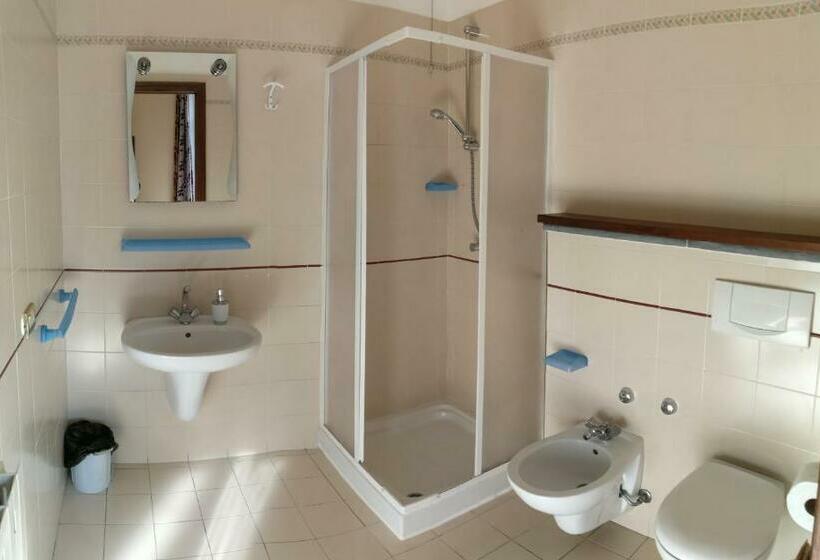 חדר סטנדרט, Al 182