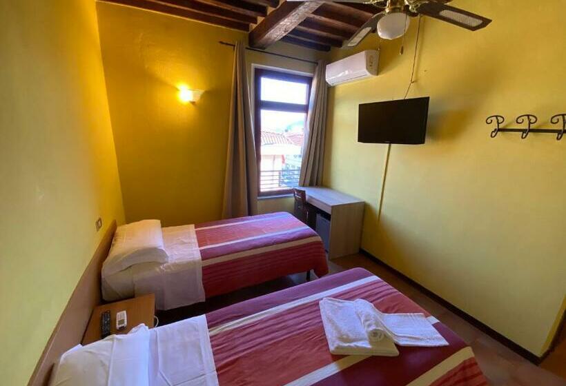 חדר סטנדרט, Al 182