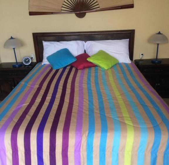 اتاق استاندارد با بالکن, Hostal Los Lagos Inn