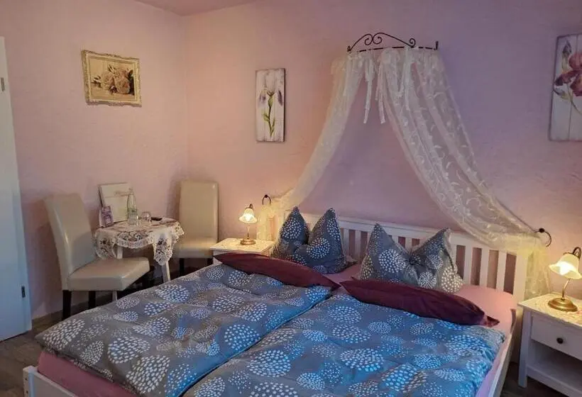 Standard Room, Pension Sander