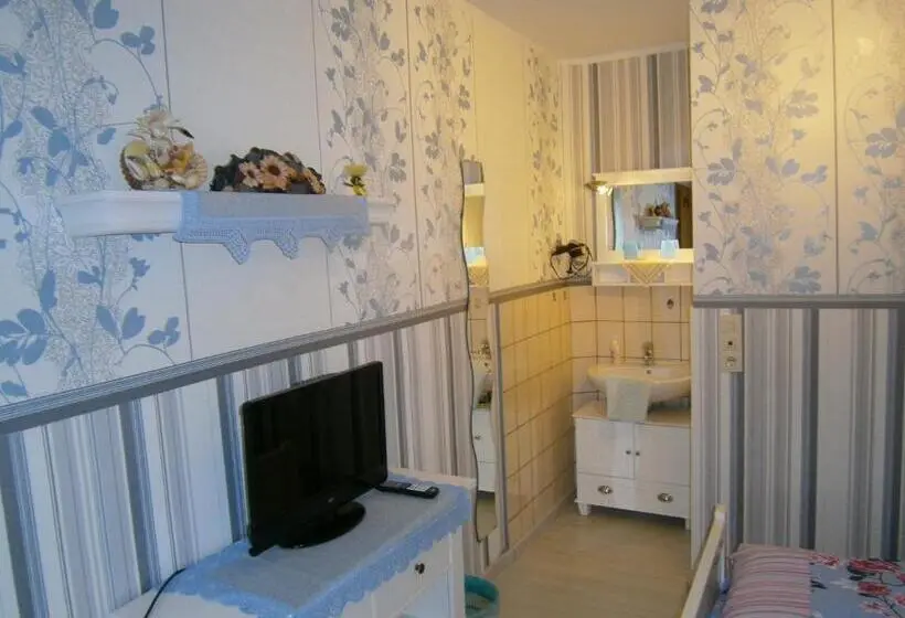 Standard Single Room, Pension Sander