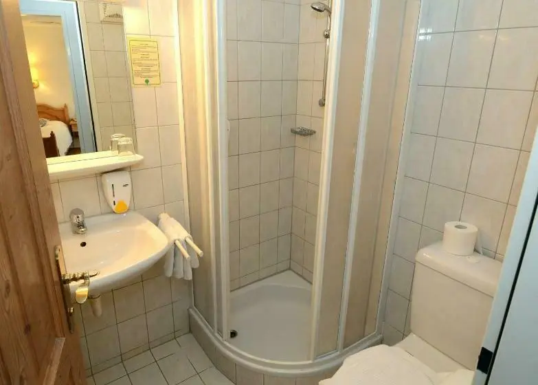 Standard Room, & Restaurant Braunstein   Pauli´s Stuben