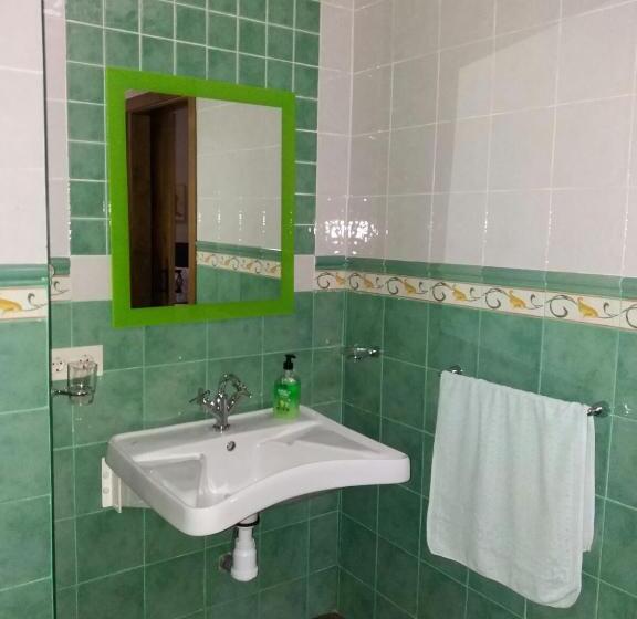 חדר דלוקס, Virgen De Los Remedios