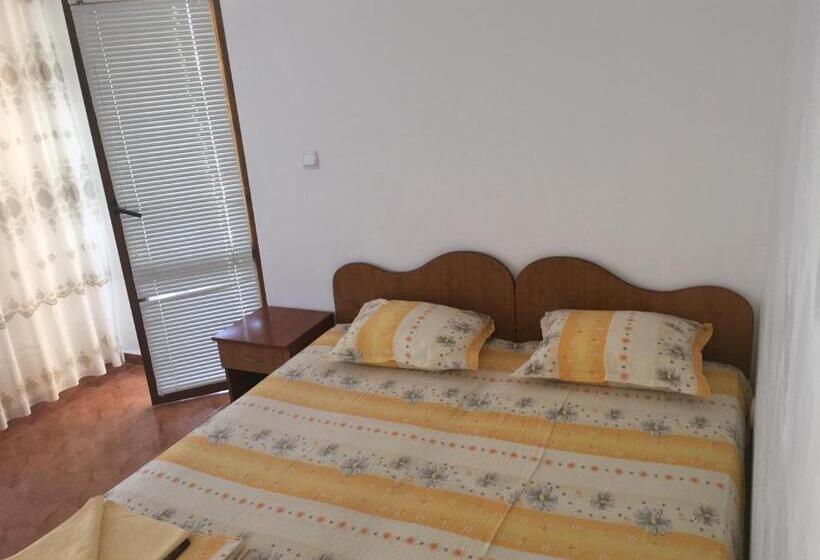 스탠다드 발코니 룸, къща за гости кадиеви