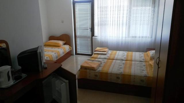 Standard Triple Room with Balcony, къща за гости кадиеви