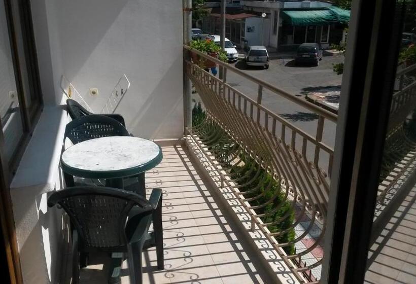 스탠다드 트리플 발코니 룸, къща за гости кадиеви