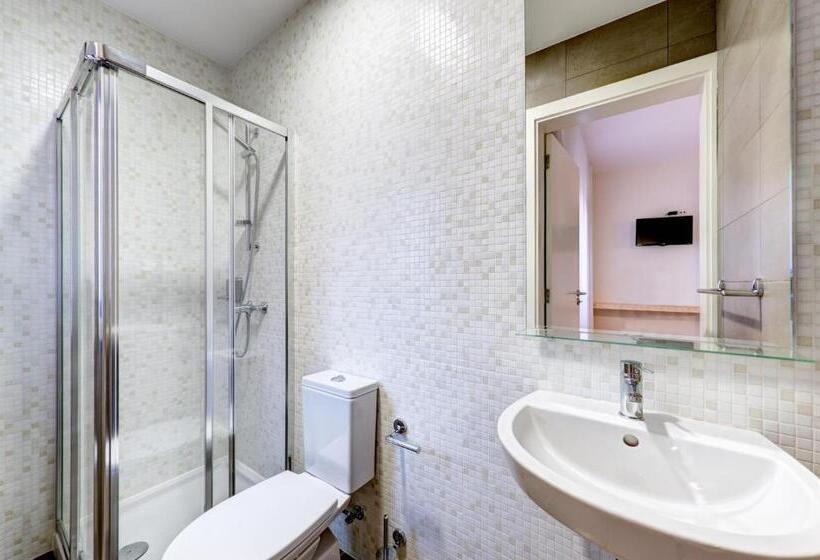 غرفة قياسية مزوَّدة بشُرفة, Do Mercado