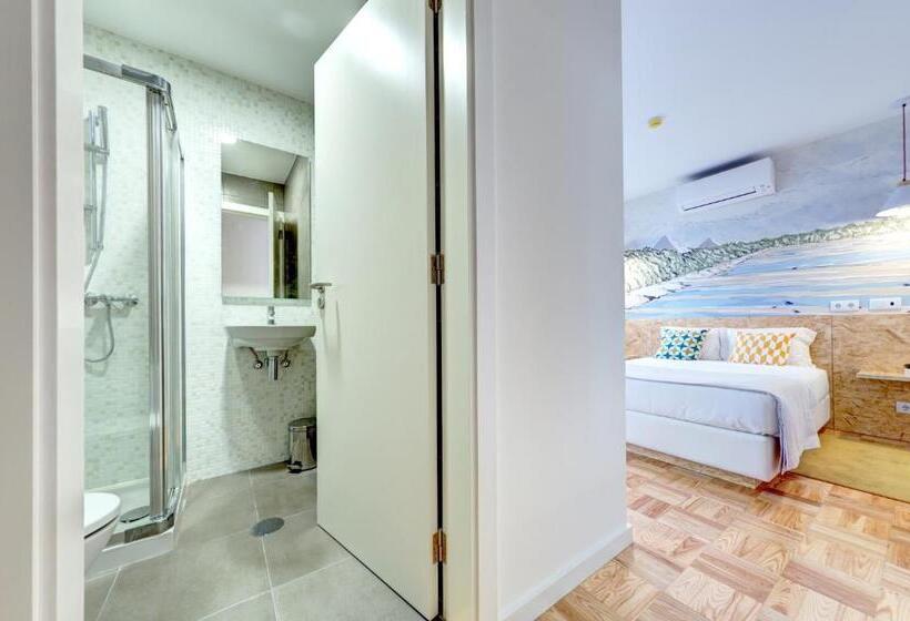 غرفة قياسية مزوَّدة بشُرفة, Do Mercado