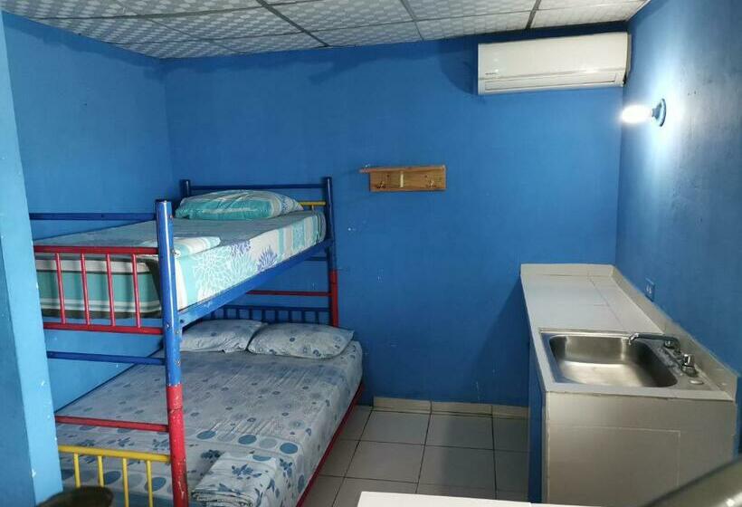 غرفة عائلية, Chambres En Ville