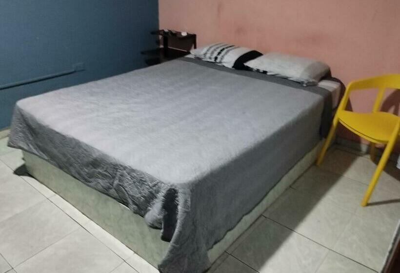 غرفة قياسية, Chambres En Ville