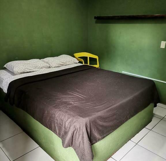 غرفة قياسية, Chambres En Ville