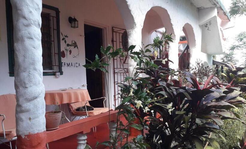 اتاق استاندارد سه نفره, Drapers San Guest House