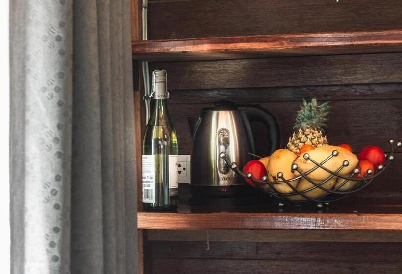 اتاق خانوادگی, Nature Hill