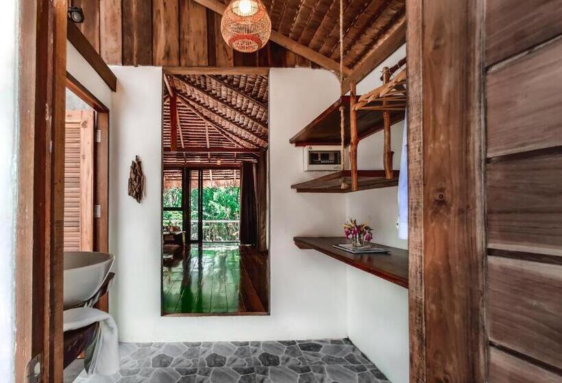 اتاق خانوادگی, Nature Hill