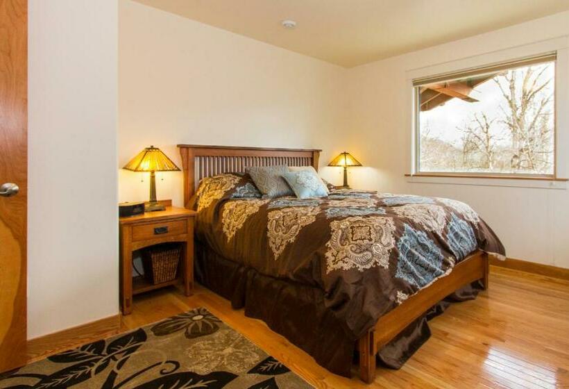 غرفة قياسية ثلاثية, Eagle Peak Guesthouse