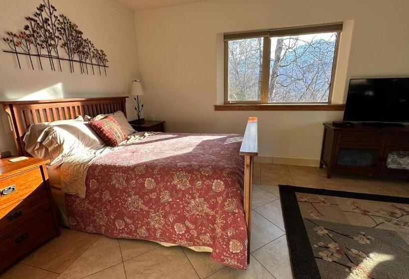 חדר דלוקס לשלושה, Eagle Peak Guesthouse