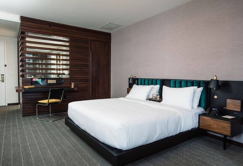 Juniorsvit, Fairlane Hotel Nashville, By Oliver