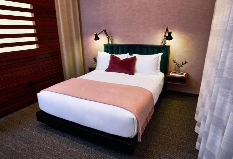 Standardrum, Fairlane Hotel Nashville, By Oliver