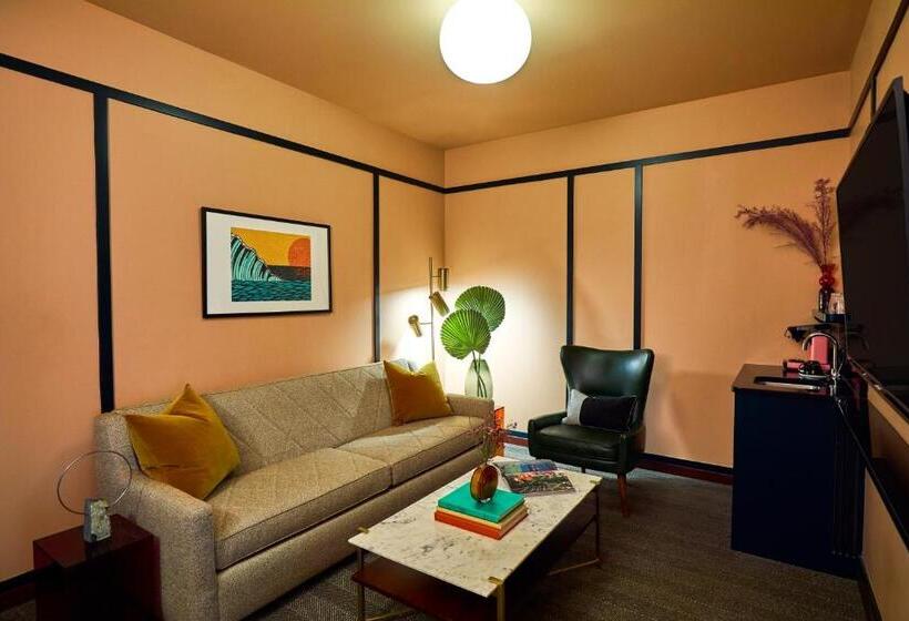 سوئیت با تخت بزرگ, Fairlane Hotel Nashville, By Oliver