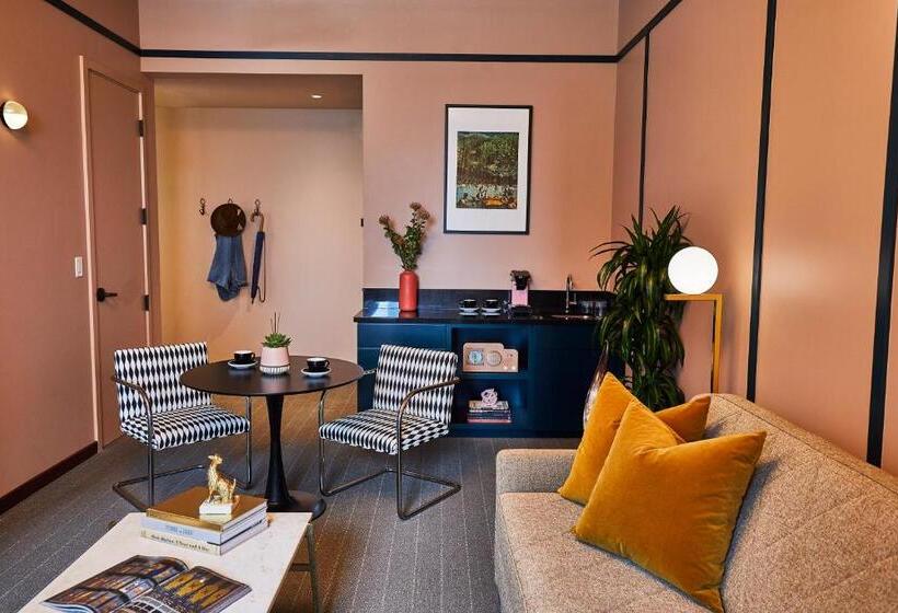 Deluxe Suite King Bed, Fairlane Hotel Nashville, By Oliver