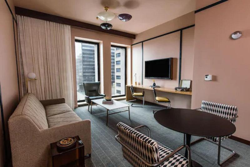 سوئیت با تخت بزرگ, Fairlane Hotel Nashville, By Oliver