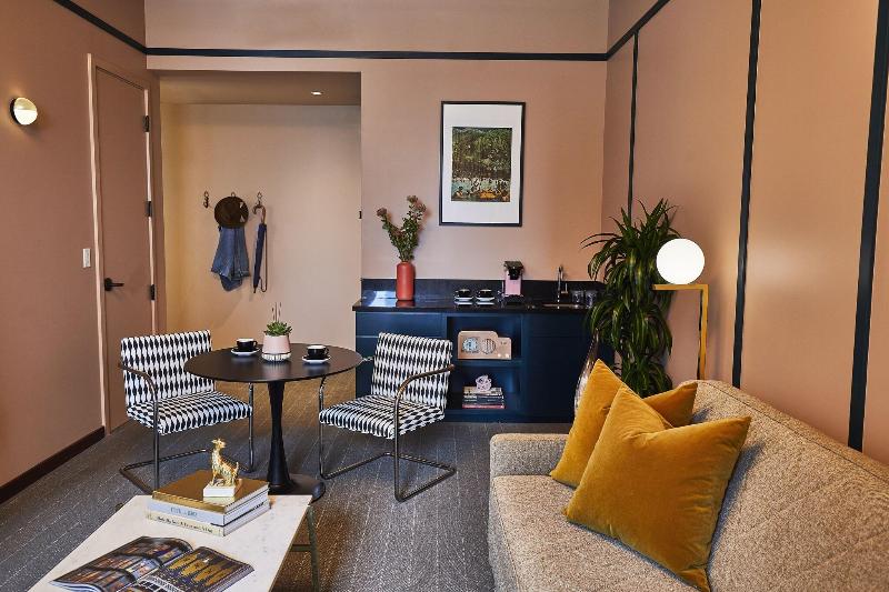 سوئیت با تخت بزرگ, Fairlane Hotel Nashville, By Oliver