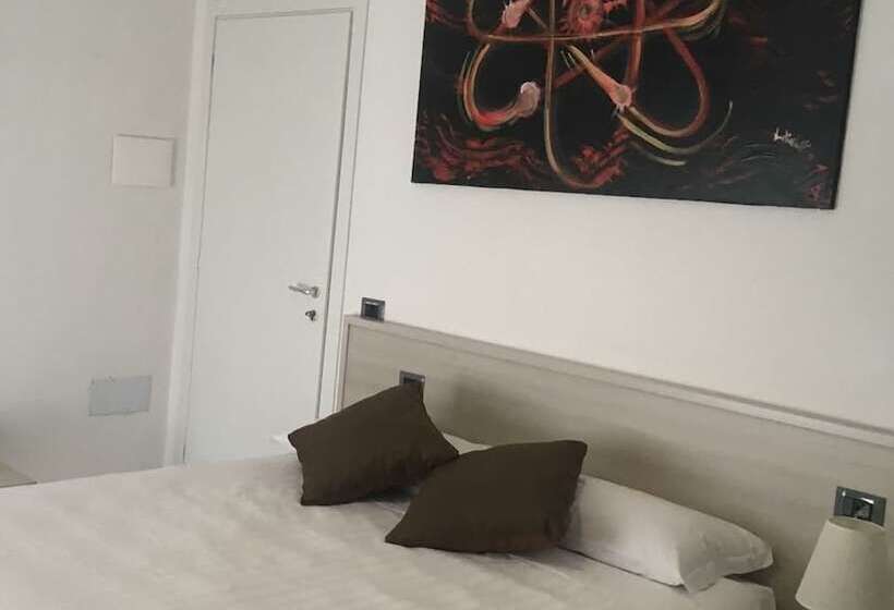 デラックスルーム, Il Vecchio Fauno