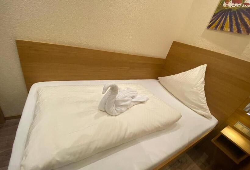 Номер Стандарт Индивидуальный, Zur Krone Leimen