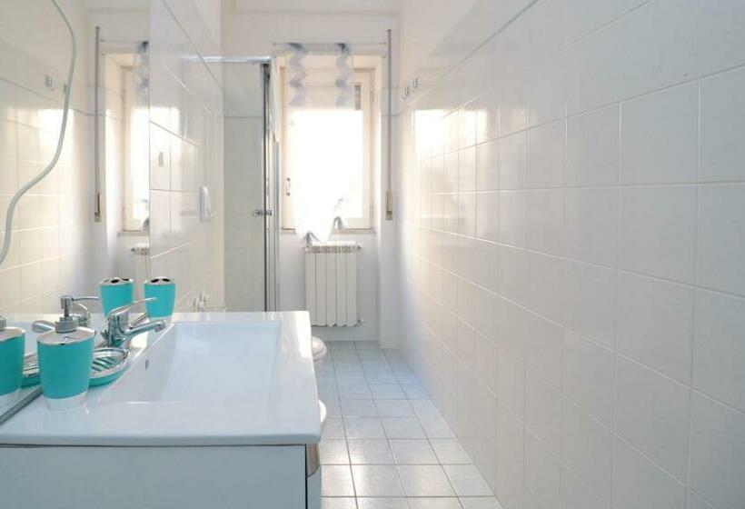 スタンダードトリプルルーム, B&b I 100 Passi