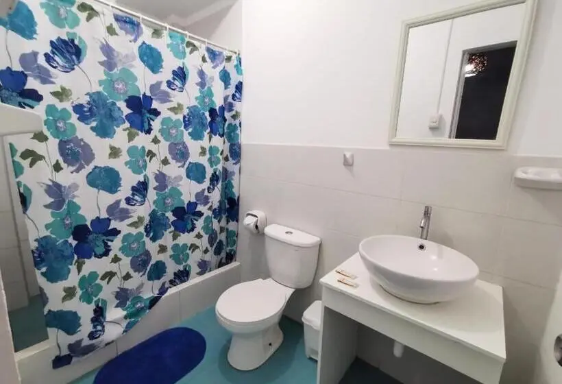 エコノミールーム, Aquamarine Paracas Beach Hostal